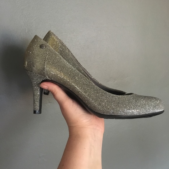 Sparkly 8.5 Heels - Picture 1 of 8